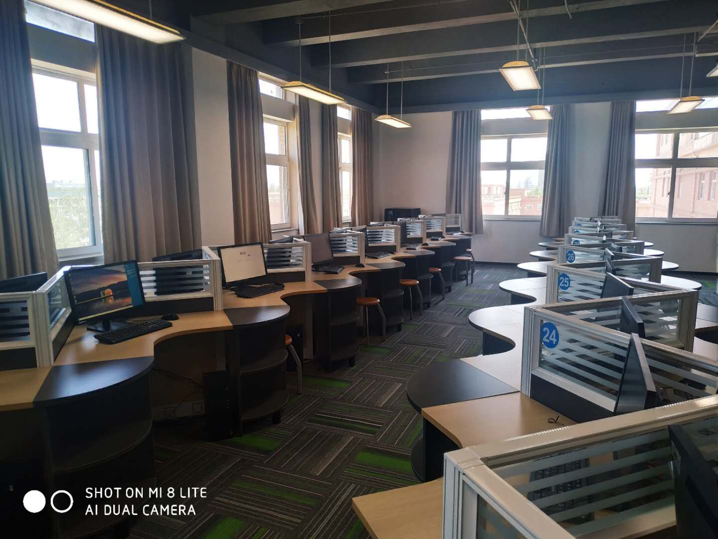 助力國際學校，智慧課堂上線！